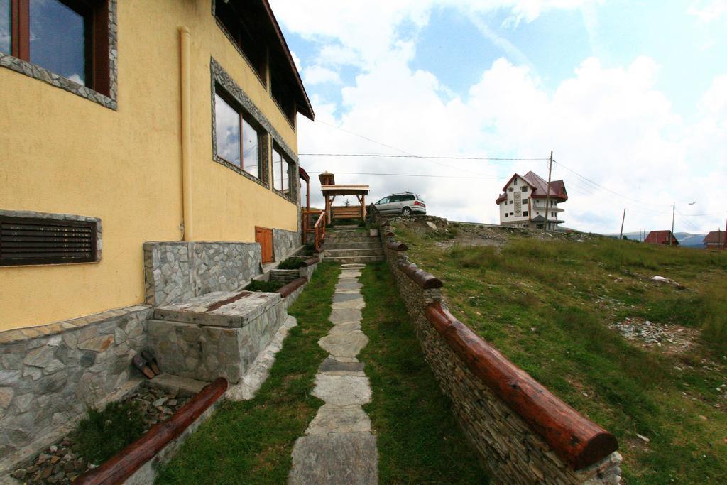 Hotel Piatra Rancii à Rânca Extérieur photo