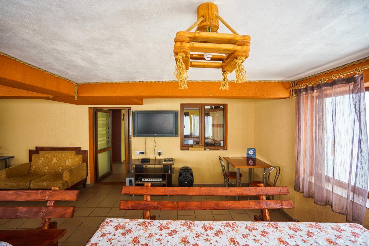 Hotel Piatra Rancii à Rânca Extérieur photo