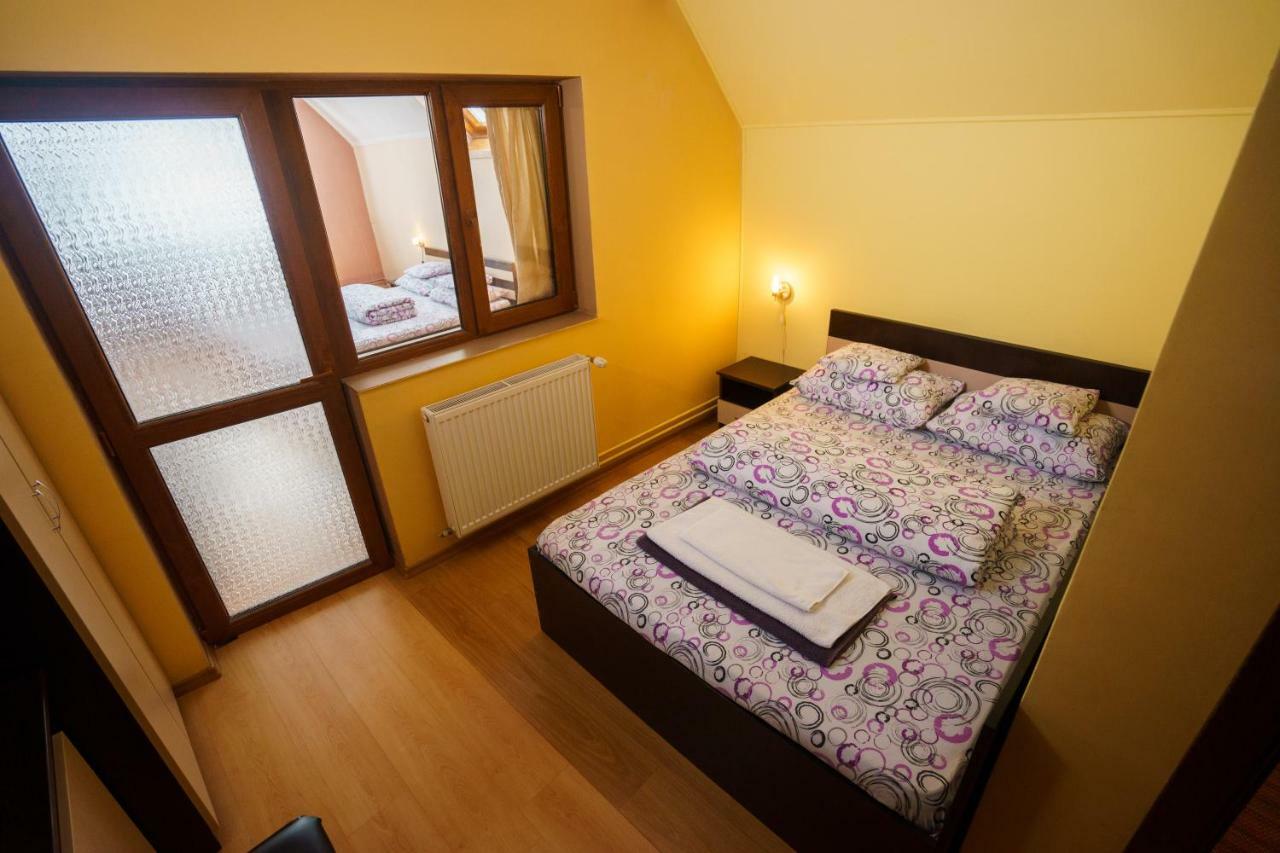 Hotel Piatra Rancii à Rânca Extérieur photo